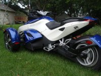 blue & white spyder.jpg