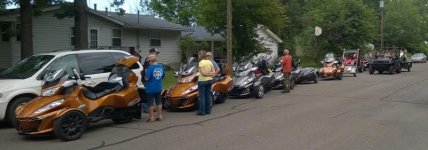 Mora Parade July 25 2015.jpg