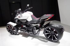 Honda-Neowing-Concept-A-Three-Wheel-Motorcycle-frtbck.jpg
