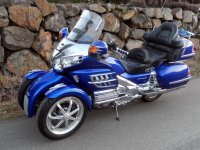 tilting-motor-works-honda-gold-wing-blue.jpg