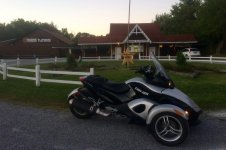 Playhouse drive with star.jpg