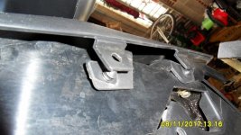 loose pins underneath spyder 1.jpg