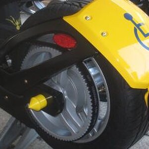 Spyder Billet Axle Cap Spike YELLOW - www.nomagicneon.com