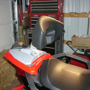 red sport rack with rest