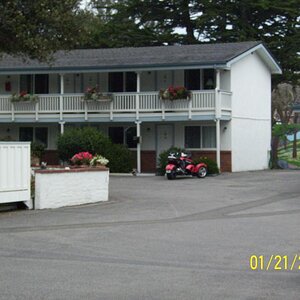 Blue Bird Inn, Cambria, CA