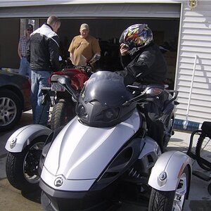 that is my zx12rr in the background, with the landing gear