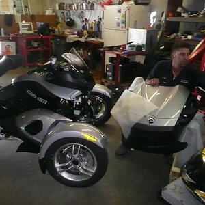 first spyder pics and 1st group ride 003