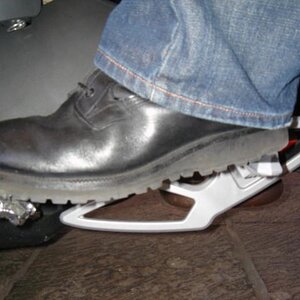 Left side, Foot distance from Pegs to stirrup 2