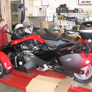 My Spyder "Red October" being assembled at dealer October 2008