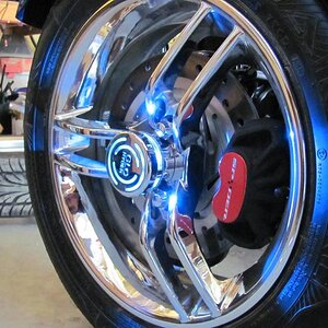 Chromed wheels and Gloryders,BRP caliper covers