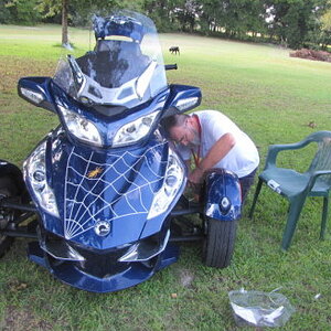 Installing StreetGlo reflective striping on Spyder