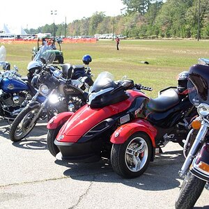 Oh look a red RS showed up.