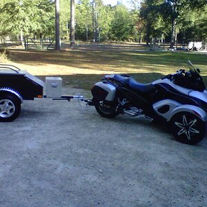 Spyder and Trailer 11 2010 024