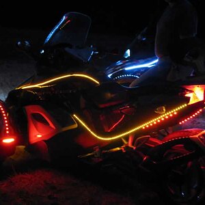 3/4 rear view of my Spyder, also shows new dual color Tric Fenderz in amber/red.