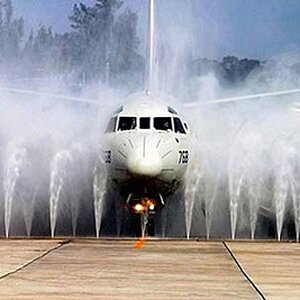 airplane washing pic[3]