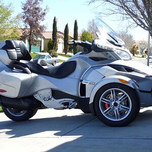 Caliper sticker and painted muffler