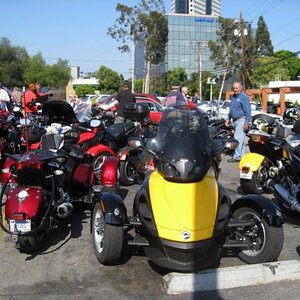 Bob's Big Boy meeting place-1