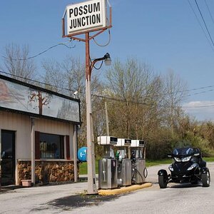 Sitting at the historic possum Junction. Shame it is no longer open.