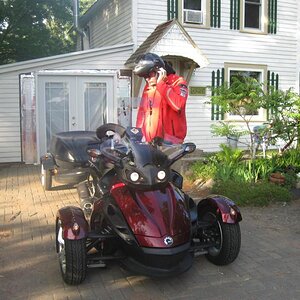 The Spyder and trailer are all packed and we are ready to get on the road - Maggie Valley, NC here we come!