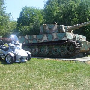 246856 214630378576592 100000888939204 646225 8197243 n