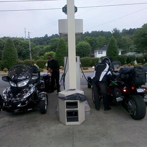 Lamont & Deb topping off their tanks