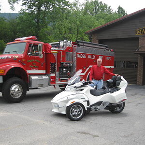 A Man, A Spyder and A Fire Truck!