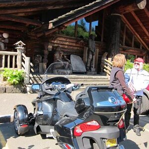 Camp 18 breakfast stop