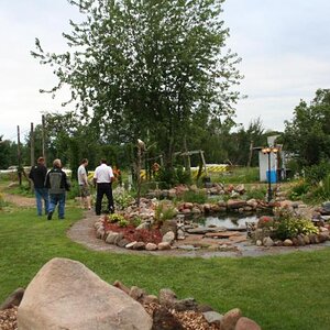 Les & Kaye's Backyard Pond