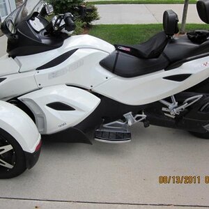 Left side w/floorboard