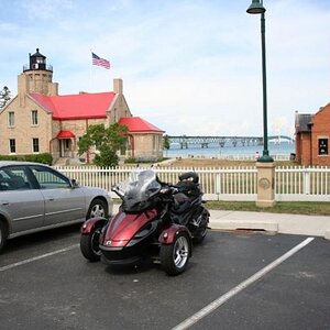Mackinac lighthouse - our meeting place before going over the bridge.