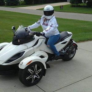 Can Am 2374421768416 1486737060 2751413 5077153 o