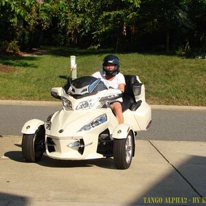 Can Am Spyder Melinda 6346 01