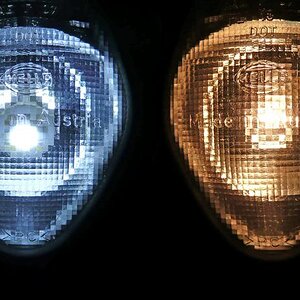 Comparison color of front fender blue/white LED & tunsten bulb