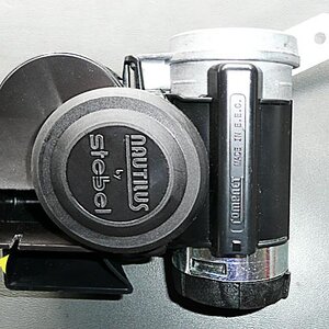 Stebel with arrow pointing to small cut out