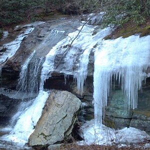 Falls off 221 010712