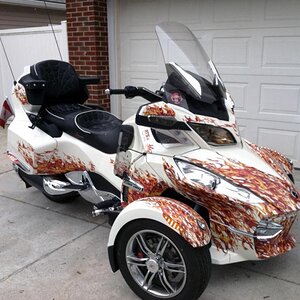 this is a really good angle you can see how the side piece like the case really give it a finished look.  It takes a lot of time to tuck and fold all 