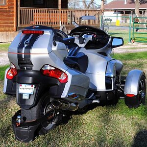 These 3M Carbon Fiber stripes really set the Silver Spyder off. Great contrast but not too much.
