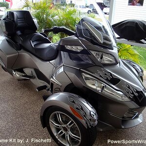 RT Best flame- We will be adding some saddle bag stripes for the Best flame kit soon.