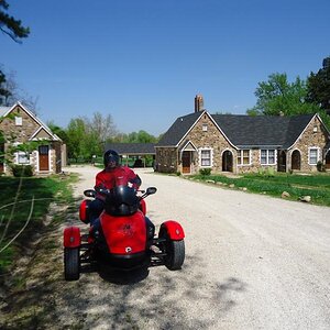 George on the Spyder by the Wagon Wheel Motel. I think he is wondering where everyone is.