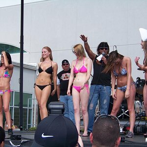 bikes, babes and music 015