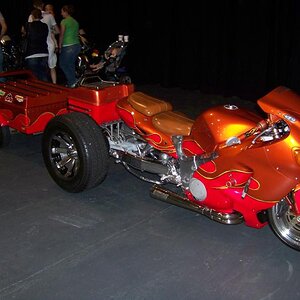 bikes, babes and music 001