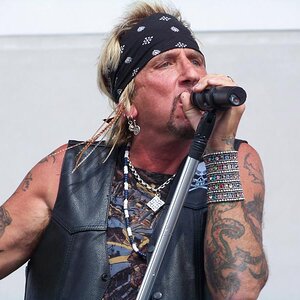 bikes, babes and music 024