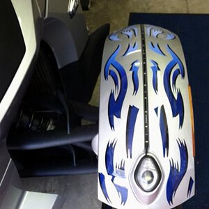 close up view of the fenders...