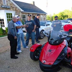 aussies  Some Aussies were traveling through Cuba and were admiring our Spyder.