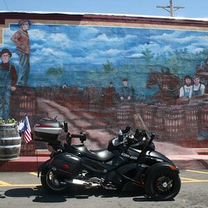 1 2012 04 23 to 04 29 Cuba mural & Spyder 040