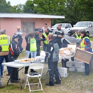 fri night MO Gang setting up dinner table  4 27 12
