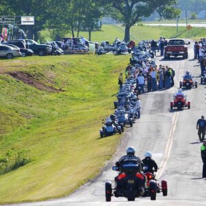 W30 Wed from a distance groups rides lining up