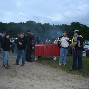 Feeding the Spyderlovers and town folk at FNL.