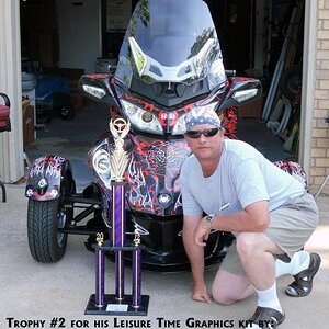 jim booth trophy 2 contest second place winner with his Spyder RT.  Leisure Time graphics kit by: powersportswraps.com