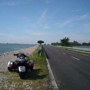 39 + at a dam 15p
5km long dam to "grado"